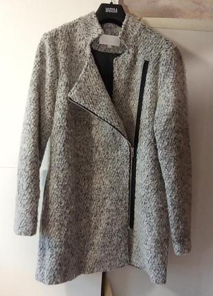 Твидовое короткое пальто р.s zebra на молнии 30% шерсть