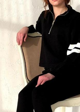 Черный женский костюм