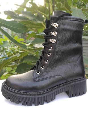 Берци / черевики зимові з натурального замшу чорного кольору.1 фото