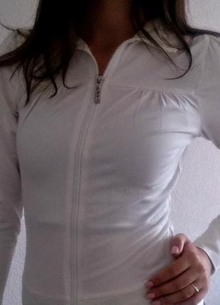 Біла кофточка на замочку e-vie