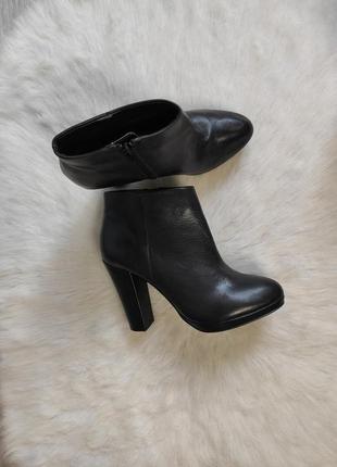 Черные кожаные натуральные полусапожки низкие сапоги ботинки ботильоны на толстом каблуке aldo5 фото