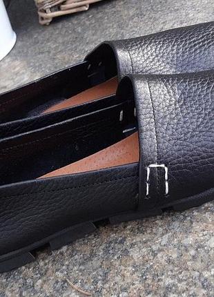 Шкіряні балетки є кольори