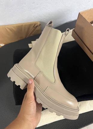 Женские челси на толстой подошве