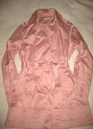 Ніжний рожевий тренч