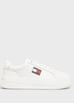 Tommy hilfiger жіночі білі шкіряні снікери city flatform