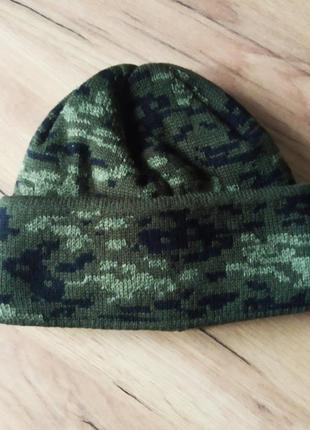 Очень теплая зимняя мужская вязаная шапка шапочка с отворотом на микрофлисе пиксельная1 фото