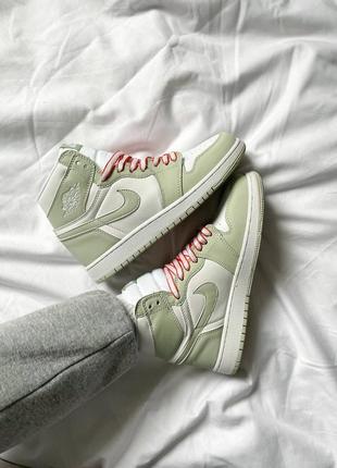 Кроссовки nike air jordan 1 retro white beige6 фото