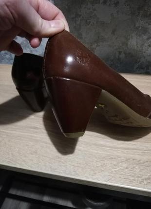 Женские кожаные летние туфли с открытым носком dr. martens7 фото