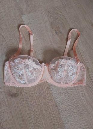 Бюстгальтер