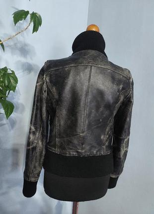 Эксклюзивная оригинальная брендовая кожаная куртка с эффектом старения.2 фото