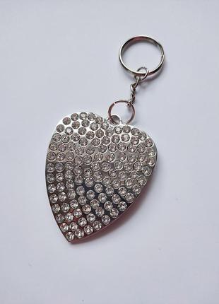 Брелок для ключів серце з кристалами зварювання8 фото