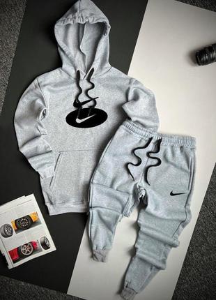 Чоловічий зимовий спортивний костюм nike сірий  ⁇  утеплений комплект найк худі та штани на флісі