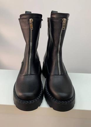 Жіночі шкіряні черевики демі натуральна шкіра чорні ботинки з блискавкою спереду весна осінь демісезон сапожки кожа в стилі the row zipped