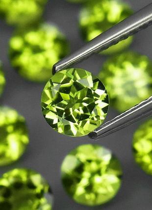 Натуральный перидот 4 mm