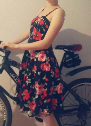 Сукня з корсетом у стилі пінап pin up