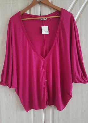 Кофта, кардиган pull &amp; bear цвета фуксии на пуговицах с рукавами - летучая мышь.