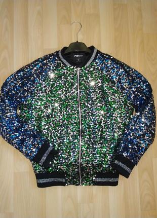 Мега крута вітровка в паетках