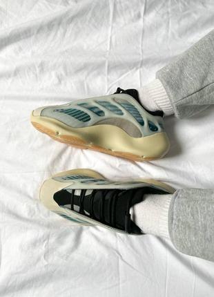 Женские кроссовки adidas yeezy boost 700 v3 "kyanite"#адидас