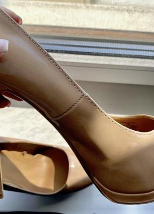 Лакові туфлі на шпильці