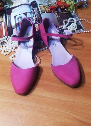 Мегакрутезні надзвичайно зручні закриті босоніжки! дуже дорогий бренд el naturalista! розмір - 41,