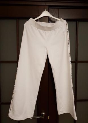 Белые спортивные широкие брюки,burberry,3 фото