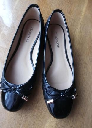 Осінній sale нові нарядні туфлі балетки чорного кольору 36 р. фірми taccardi