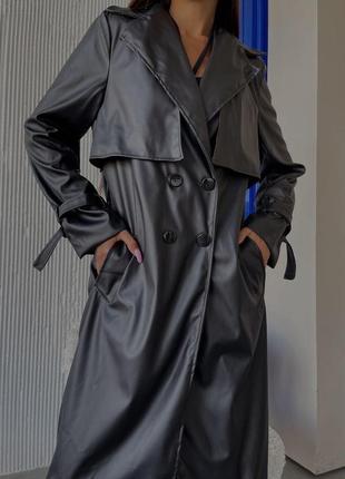 Плащ тренч из эко кожи черный бежевый зелёный длинный миди на подкладке двубортный кожаный стильный пальто курточка дождевик4 фото