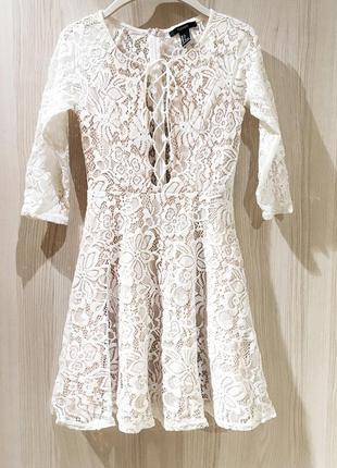 Гарна сукня forever 21 біла гипюр на підкладці розмір s
