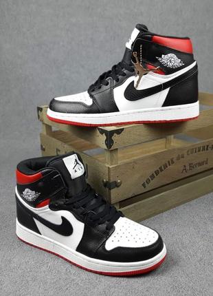 Чоловічі кросівки nike air jordan 1 білі з чорним і червоним / smb