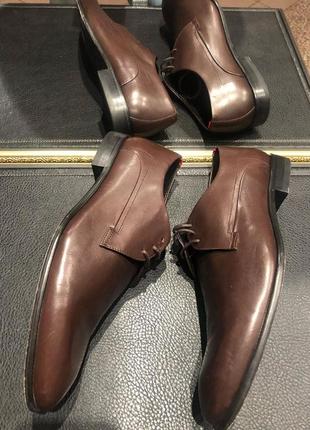 Элегантные классические .коричневые  туфли hugo boss.оригинал! размер 432 фото