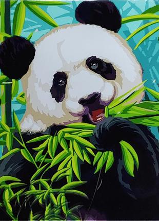 Картина за номерами strateg преміум панда з бамбуком розміром 30х40 см (ss6646)