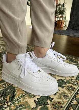 Классические белые найки nike air force 1 classic white. натуральная кожа. унисекс. размеры 36-451 фото