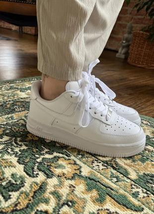 Классические белые найки nike air force 1 classic white. натуральная кожа. унисекс. размеры 36-452 фото