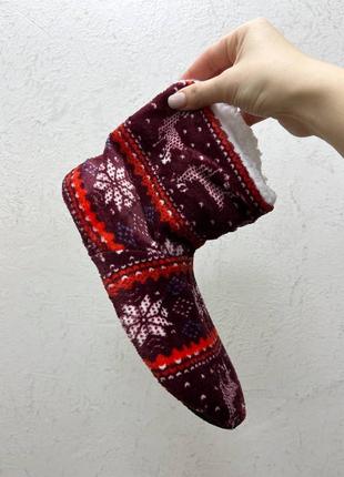 Красивые и практичные 3d носки с антискользящей подошвой на холодную пору5 фото