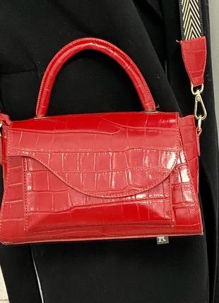 Сумка шкіряна лакова червона сумка лакова сумка красна італійська