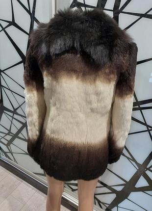 Шуба натуральна з воротом песця шоколадно-молочна 44-46