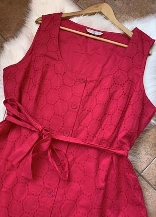 Гарна сукня в малиновому кольорі з прошвою від бренду tu батал8 фото