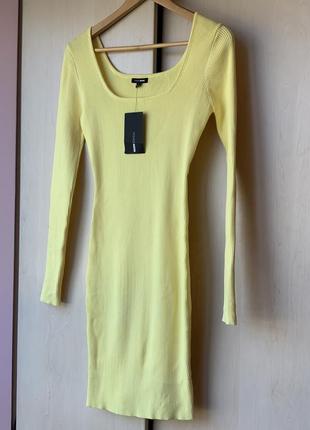 Новое красивое платье в рубчик с длинным рукавом и актуальным квадратным вырезом