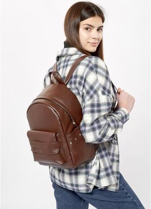 Рюкзак женский коричневый кожаный эко заклепки стильный городской вместительный