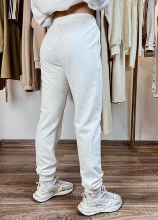 Штани-джогери білого кольору