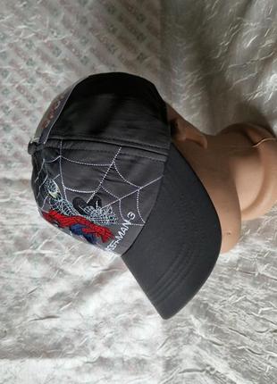 Кепка детская на мальчика бейсболка утеплена с ушками. 
рисунок паук спайдермен spider man.
плащевка с утеплителем. 
серая. размер 52-53