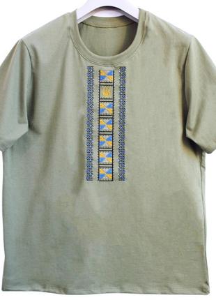 Патріотична жіноча футболка з вишивкою