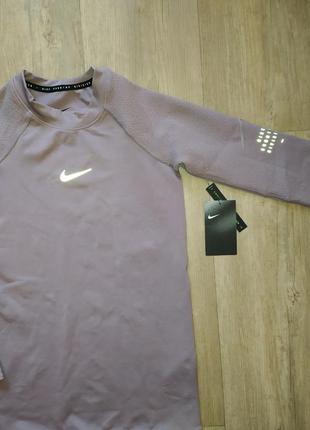 Толстовка nike w nk run dvn top eng knit

спортивная кофта для бега лонгслив6 фото