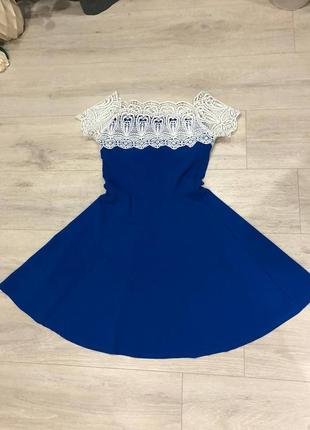 Синее платье