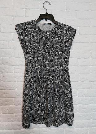 Фирменное трикотажное платье 9-10 лет