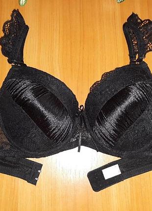 Гарний бюстгальтер