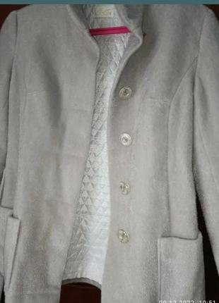 Нова жіноча елегантна екошубка.