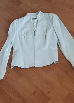 Белая кожаная куртка formula joven 42 размер7 фото