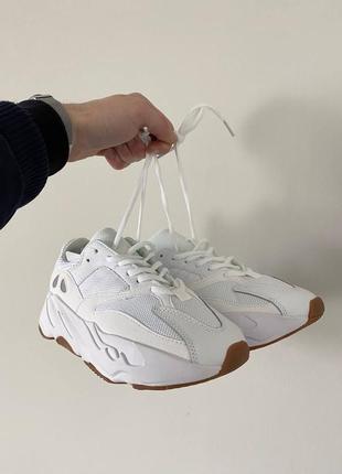 Кроссовки adidas yeezy boost 700 v2 white cream5 фото