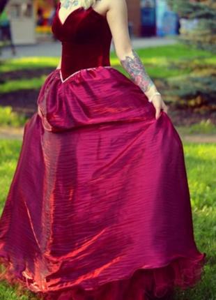 Шикарное бордовое платье пошитое на заказ с корсетом марсала  42-461 фото
